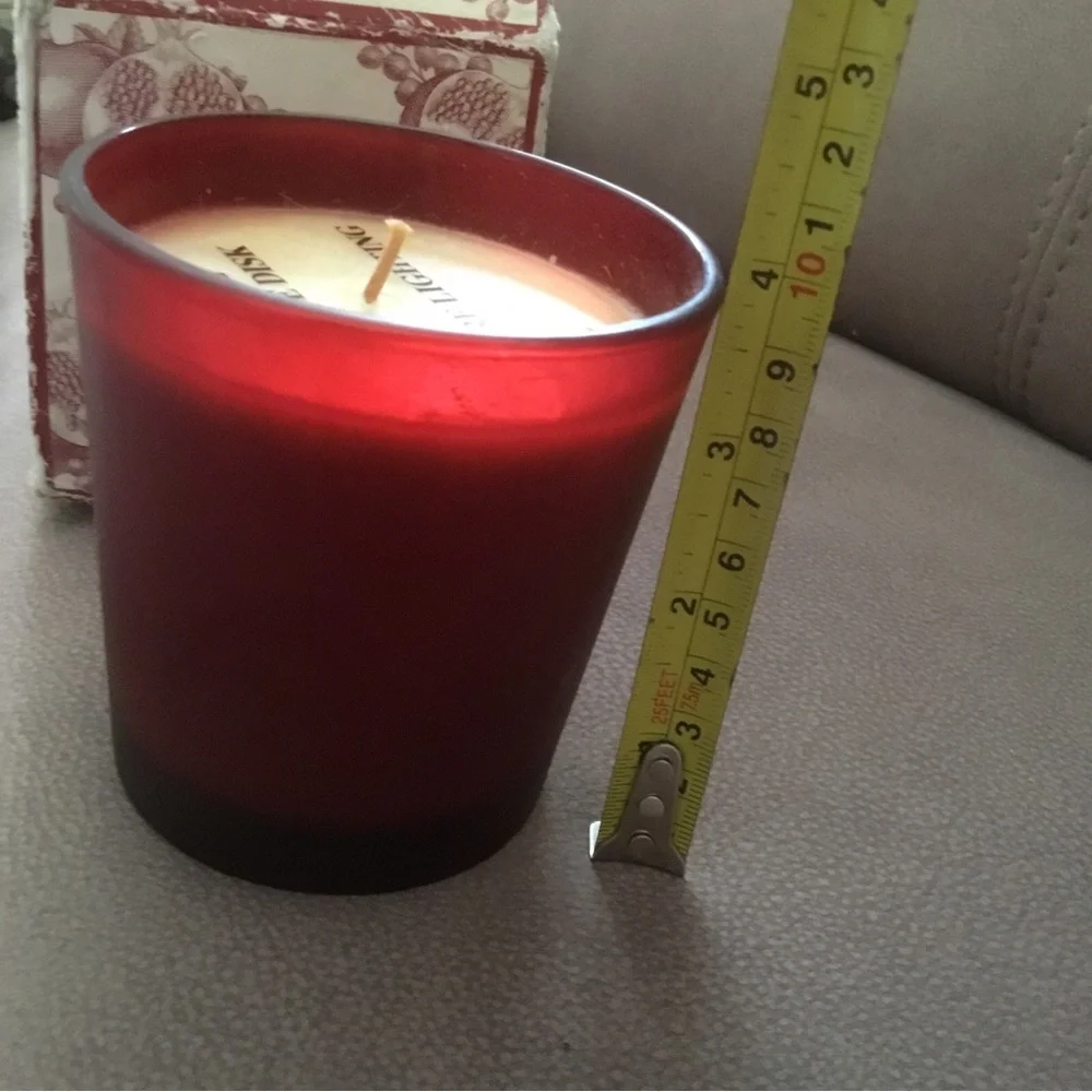 NEW Williams Sonoma 9oz Winter Berry Candle Red Pomegranate & Orange Cassis